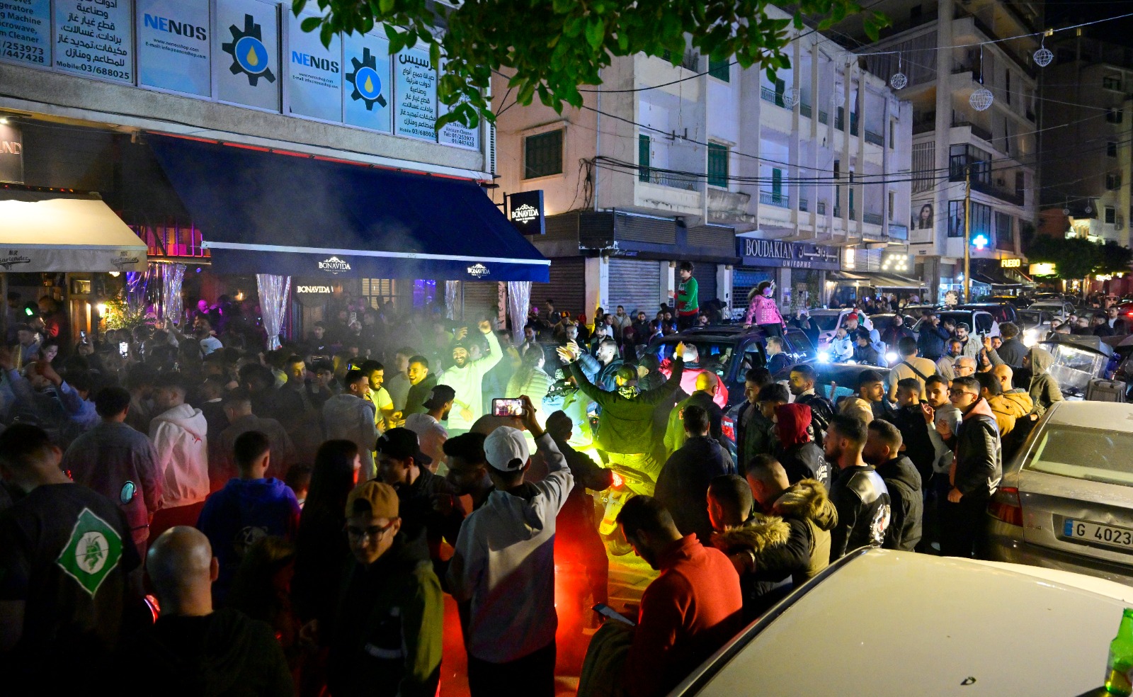 ليلة رأس السنة في مار مخايل والجميزة أجواء صاخبة وأمل بعام أفضل